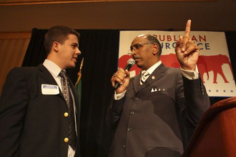 Republican National Committee chairman Michael Steele (right) talks about the need for youth involvement in the Republican party with John Freatman of Mercer Island.