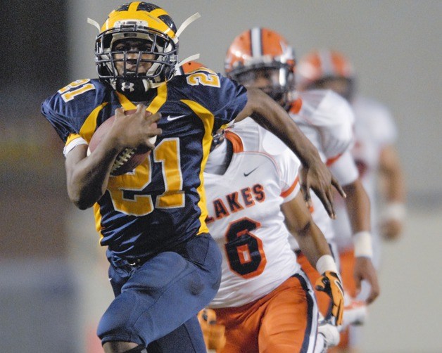 Myles Jack and the Wolverines ran away from the Lancers' defense in last year's 35-7 win.