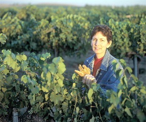 Winemaker Joy Andersen of Snoqualmie Vineyards has produced a 2007 Whistle Stop Red