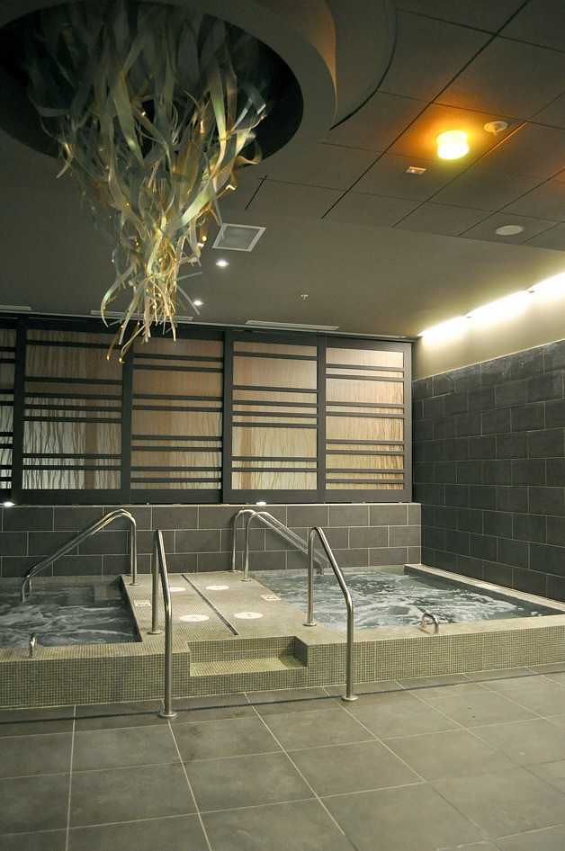 Two relaxation pools are available at Yuan Spa.