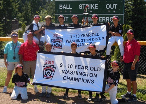 The Bellevue East 9-10 state champions: (top row