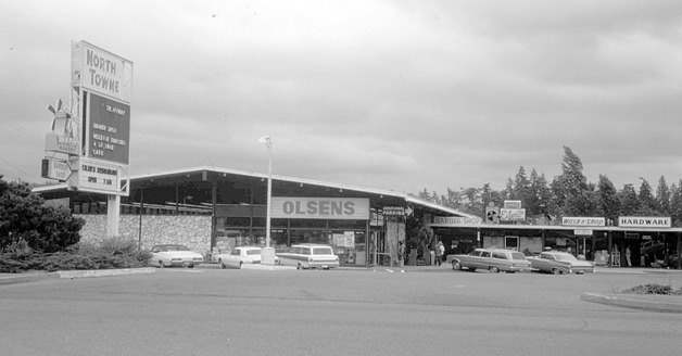 A Vandekamp Bakery was located inside the grocery store at the Northtowne shopping center.